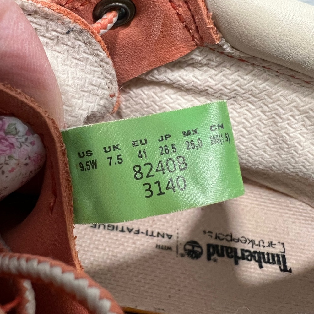 Salmon Pink suede Timberlands. Women’s size 9 1/2. - Picture 7 of 9